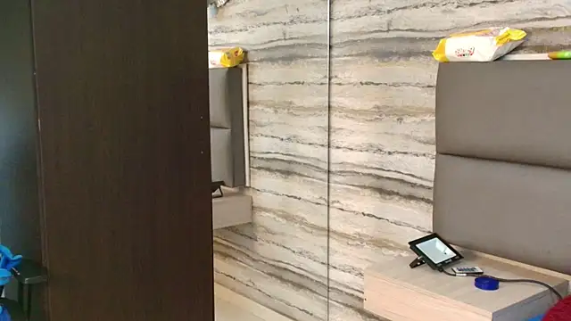 Lovers 21 online show from 12/19/25, 03:35