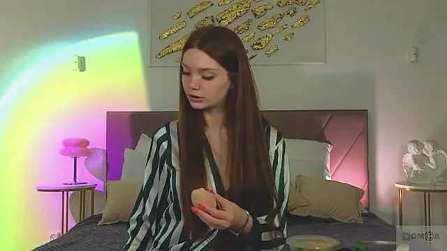 Nicole Broown  online show from 02/12/26, 09:21