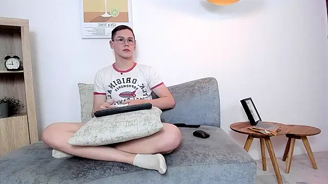 Snapshot of royal_fantasy chatting on 10/23/25, 07:34 royal fantasy online show from 10/23/25, 07:34