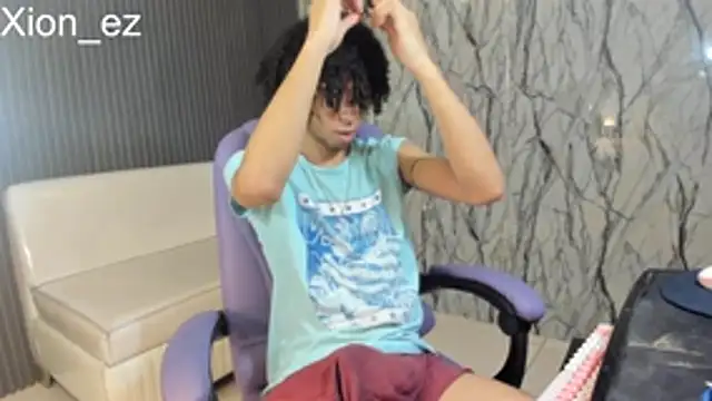 Snapshot of xion_ez chatting on 06/14/26, 07:38 xion ez online show from 06/14/26, 07:38