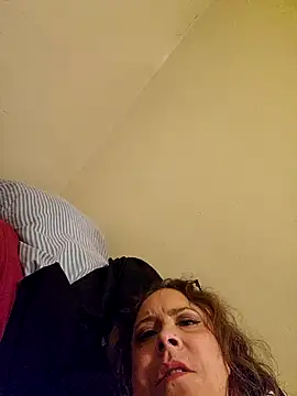 Snapshot of Queenbz1979 chatting on 10/26/25, 11:53 Queenbz1979 online show from 10/26/25, 11:53