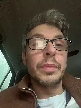 CerveniXXL online show from 11/16/25, 07:36