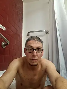 CerveniXXL online show from 11/28/25, 08:33