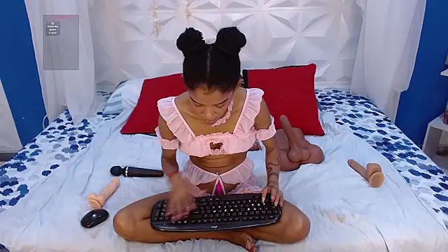 adisson petite1 online show from 02/06/26, 06:00