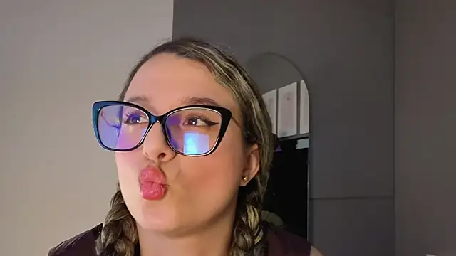 Snapshot of katiaa_lovv chatting on 03/11/26, 12:22 katiaa lovv online show from 03/11/26, 12:22