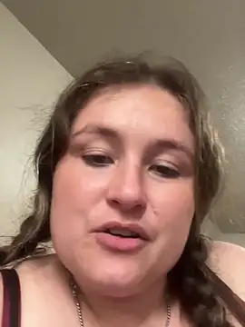 Snapshot of BuzzBunni69 chatting on 04/14/26, 05:41 BuzzBunni69 online show from 04/14/26, 05:41