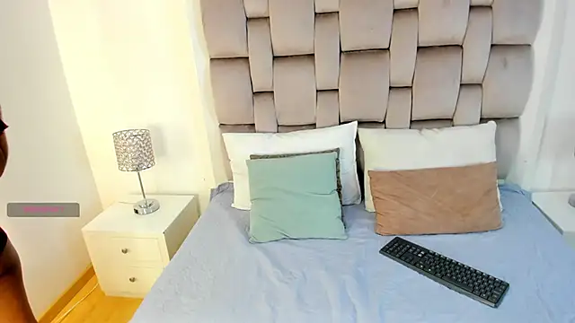 ChikiBom28 online show from 10/09/25, 07:45