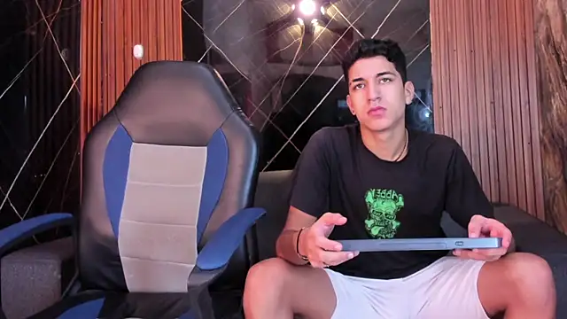 Snapshot of Stiben_boy chatting on 12/04/25, 12:25 Stiben boy online show from 12/04/25, 12:25