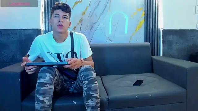 Snapshot of Stiben_boy chatting on 12/15/25, 12:31 Stiben boy online show from 12/15/25, 12:31