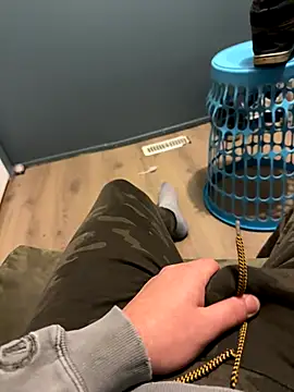 latenightguy online show from 10/02/25, 04:08