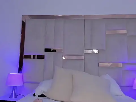 Lia Sin online show from 10/18/25, 01:23