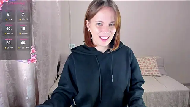 Snapshot of EvaCordy chatting on 10/17/25, 05:37 EvaCordy online show from 10/17/25, 05:37