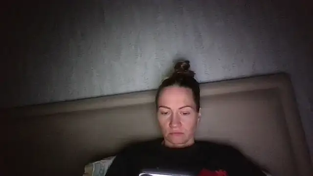 Snapshot of Thavione chatting on 02/27/26, 09:04 Thavione online show from 02/27/26, 09:04