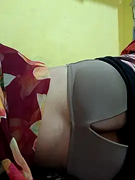 misskomal97 online show from 09/26/25, 08:51