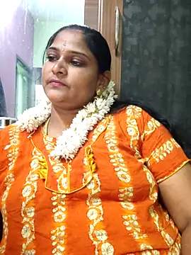 Snapshot of navyasree143 chatting on 09/29/25, 03:06 navyasree143 online show from 09/29/25, 03:06