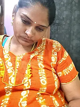 Snapshot of navyasree143 chatting on 09/30/25, 03:11 navyasree143 online show from 09/30/25, 03:11