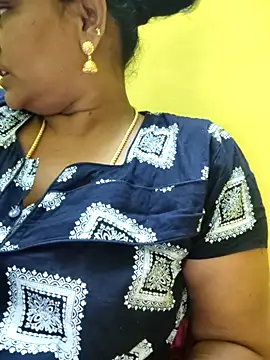 Snapshot of navyasree143 chatting on 10/10/25, 09:36 navyasree143 online show from 10/10/25, 09:36