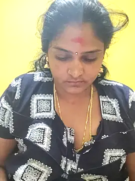 Snapshot of navyasree143 chatting on 10/18/25, 01:52 navyasree143 online show from 10/18/25, 01:52