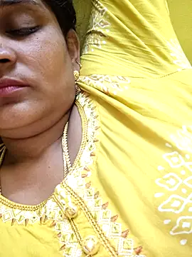 Snapshot of navyasree143 chatting on 10/26/25, 03:18 navyasree143 online show from 10/26/25, 03:18