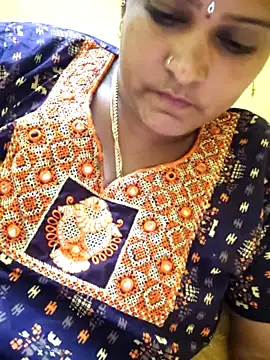 Snapshot of navyasree143 chatting on 10/31/25, 01:56 navyasree143 online show from 10/31/25, 01:56