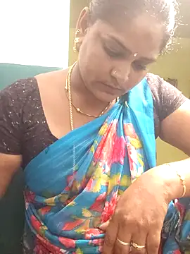 Snapshot of navyasree143 chatting on 11/15/25, 03:08 navyasree143 online show from 11/15/25, 03:08