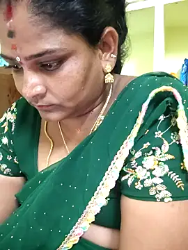 Snapshot of navyasree143 chatting on 03/20/26, 04:45 navyasree143 online show from 03/20/26, 04:45