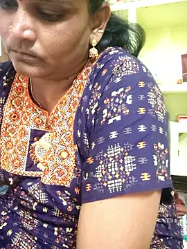 Snapshot of navyasree143 chatting on 03/21/26, 04:10 navyasree143 online show from 03/21/26, 04:10