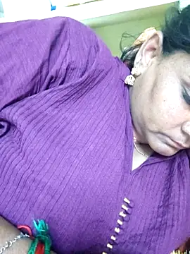 Snapshot of navyasree143 chatting on 04/01/26, 01:41 navyasree143 online show from 04/01/26, 01:41