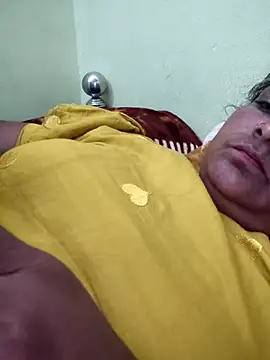 Snapshot of navyasree143 chatting on 04/13/26, 10:21 navyasree143 online show from 04/13/26, 10:21