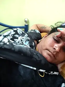 Snapshot of navyasree143 chatting on 04/15/26, 10:11 navyasree143 online show from 04/15/26, 10:11