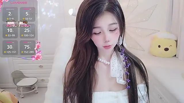 Snapshot of Coco-Di chatting on 10/13/25, 01:16 Coco-Di online show from 10/13/25, 01:16