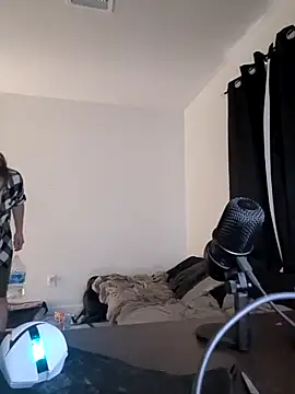 Snapshot of bear8t chatting on 11/04/25, 06:40 bear8t online show from 11/04/25, 06:40