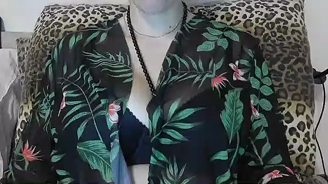 Estrella7x online show from 10/22/25, 03:12