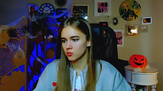 JuneWoods online show from 10/30/25, 08:16