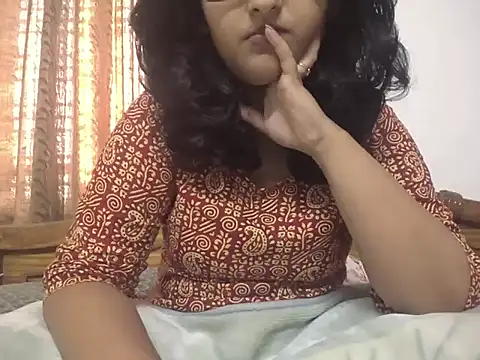 reena 12 online show from 11/03/25, 10:05