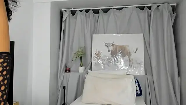 ConnieSmall24 online show from 11/10/25, 09:03