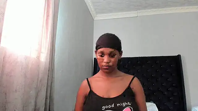 Snapshot of ConnieSmall24 chatting on 07/12/26, 01:35 ConnieSmall24 online show from 07/12/26, 01:35