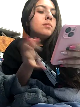 Snapshot of larj021bb chatting on 11/10/25, 08:19 larj021bb online show from 11/10/25, 08:19