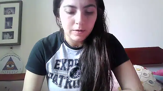 Snapshot of larj021bb chatting on 11/11/25, 12:16 larj021bb online show from 11/11/25, 12:16