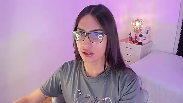 Snapshot of cherrylady_02 chatting on 10/04/25, 12:14 cherrylady 02 online show from 10/04/25, 12:14