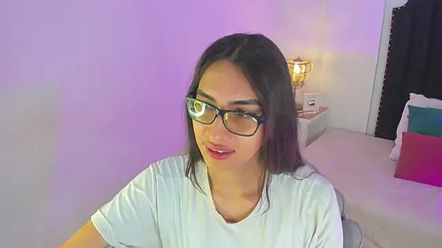 Snapshot of cherrylady_02 chatting on 10/12/25, 12:04 cherrylady 02 online show from 10/12/25, 12:04