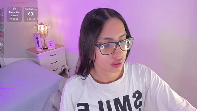 Snapshot of cherrylady_02 chatting on 11/02/25, 12:07 cherrylady 02 online show from 11/02/25, 12:07