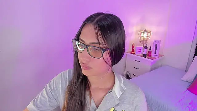 Snapshot of cherrylady_02 chatting on 11/22/25, 12:59 cherrylady 02 online show from 11/22/25, 12:59