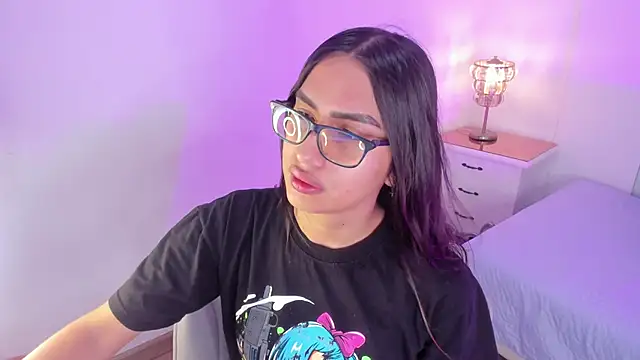 Snapshot of cherrylady_02 chatting on 11/26/25, 01:12 cherrylady 02 online show from 11/26/25, 01:12