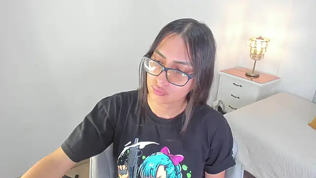 Snapshot of cherrylady_02 chatting on 11/30/25, 12:20 cherrylady 02 online show from 11/30/25, 12:20