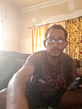 ThrowedWorldWide online show from 11/18/25, 04:55