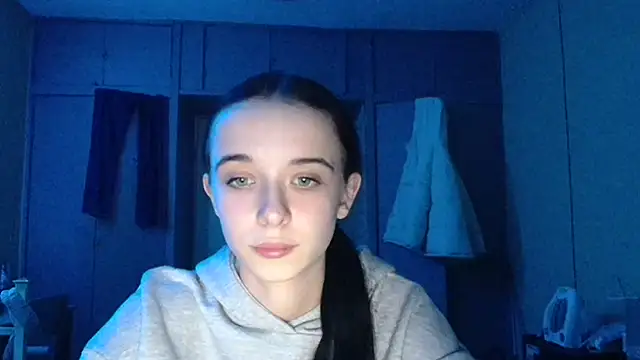 Emilia Light online show from 12/20/25, 10:06