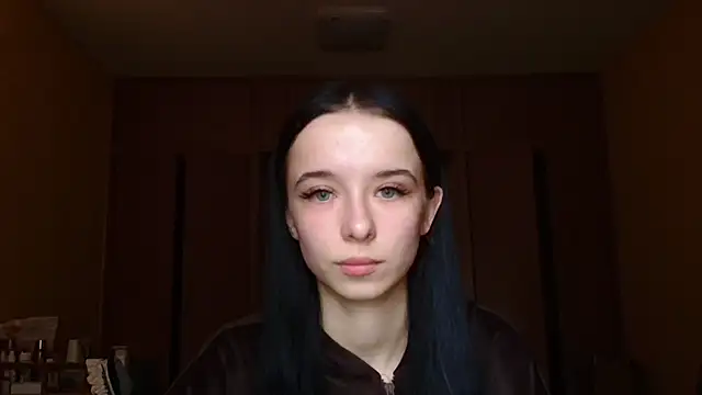 Emilia Light online show from 03/19/26, 06:50