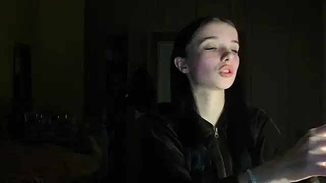 Emilia Light online show from 03/29/26, 06:30