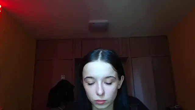 Emilia Light online show from 04/14/26, 08:20